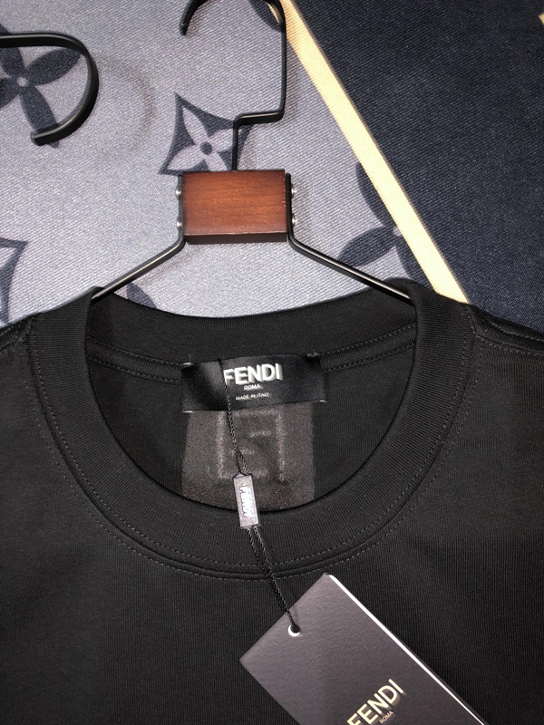 ブランドTシャツ細部ディテール